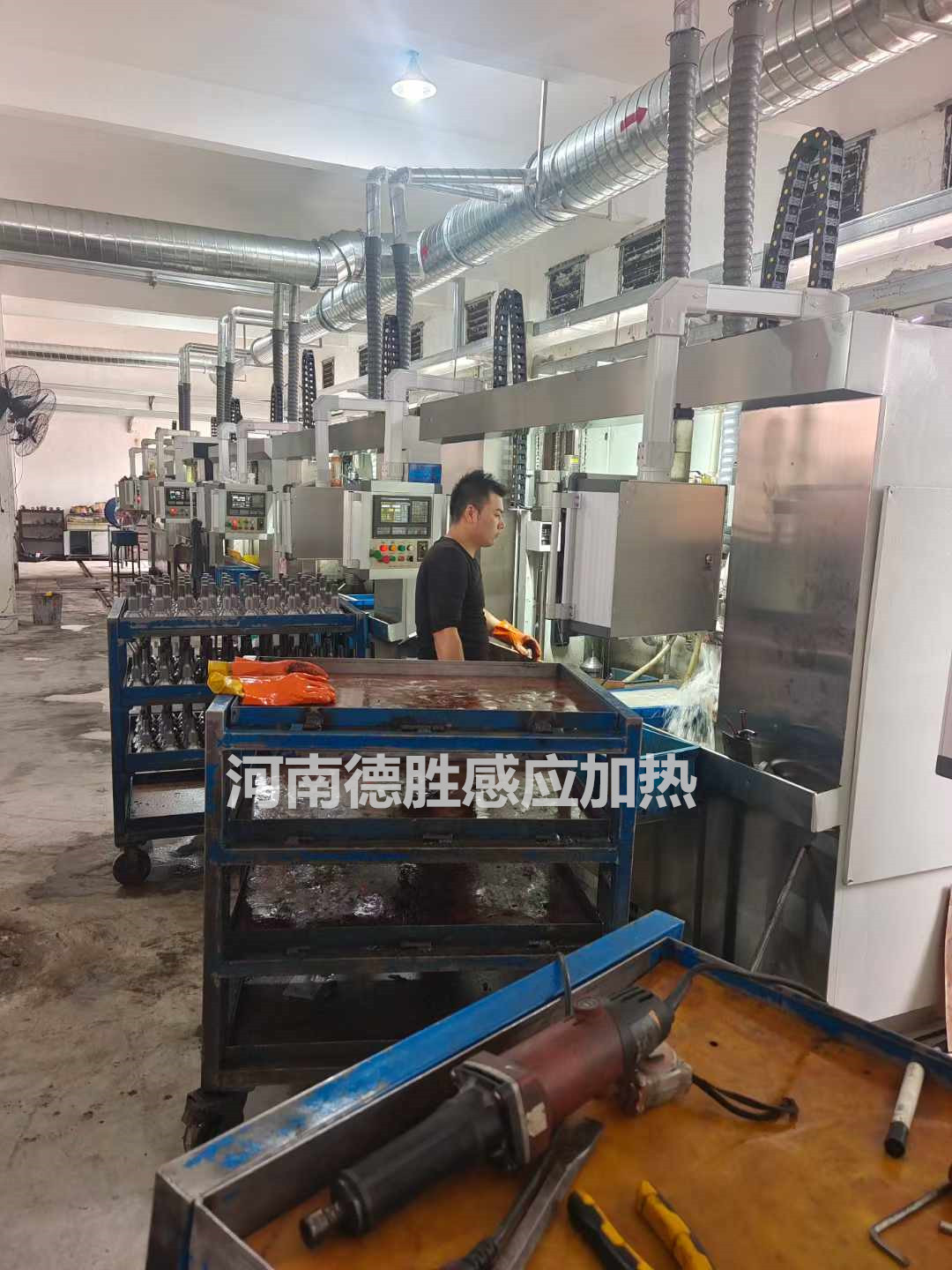球籠淬火熱處理設(shè)備